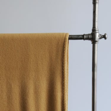 LARGE CASHMERE BLANKET in Gold