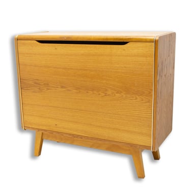 Mid-Century beech wood dresser by Bohumil Landsman, 1960, Czechoslovakia 
