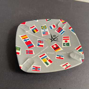 Vintage 1950s Mid Century Modern Molded Plastic Ashtray From Exposition Universelle Bruxelles 1958 