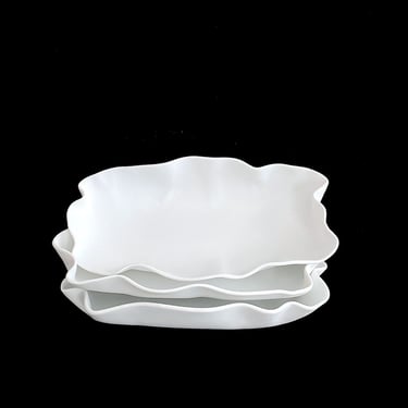 Vintage Italian Modernist Matte White Porcelain Long Wavy Modern Serving Leafy Bowl SETA Royale Sumisura Seta.12 *Several Available* 