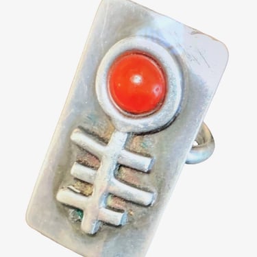 Sterling silver modernist ring with coral stone, size 6 Mid Century Modern 