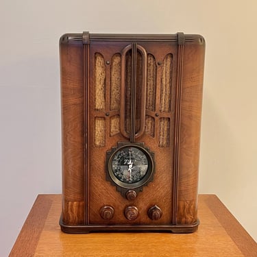 1936 Zenith AM/SW/MP3 Tombstone Radio, Bluetooth Option, Black Dial Model 5S29, Elec Restored 
