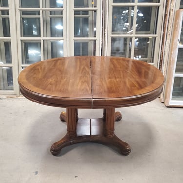 Fluted Pedestal Dining Table with 2 Leaves and Custom Pads