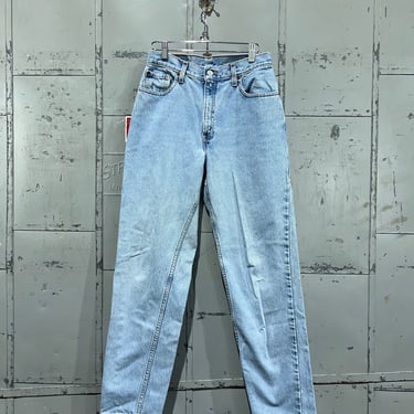 Size 27x29 1990s Levi’s 550 light wash   Denim Jeans 