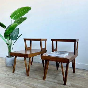 Pair of Vintage Mid Century End Tables / Nightstands