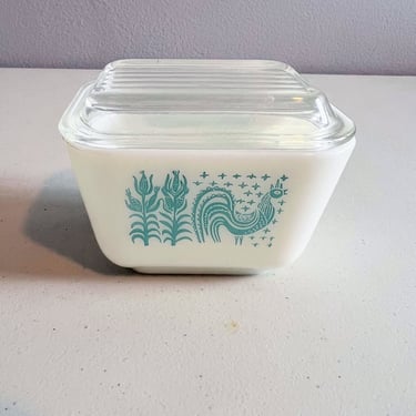 Vintage Pyrex Butterprint Small Refrigerator Dish with Lid 501 