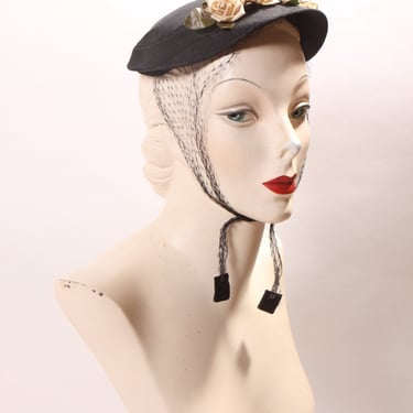 1940s 1950s Black and Cream Flower Detail Black Veil Hat 