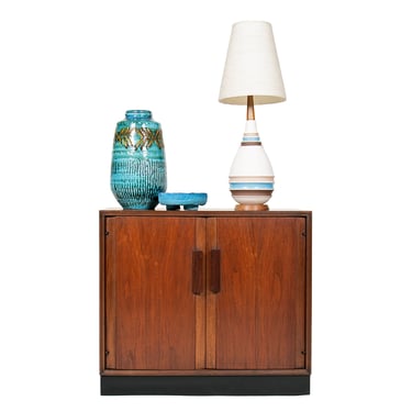 32” Mid Century Modern Media Cabinet | Bar in Walnut