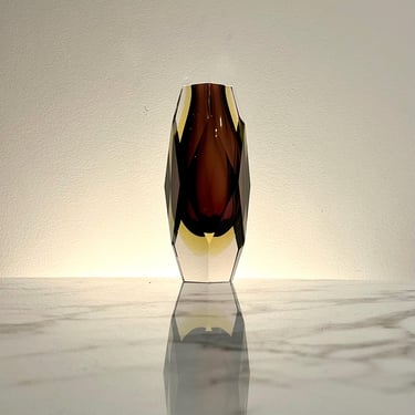 Sommerso fascetted vase by Alessandro Mandruzzato in deep amethyst, yellow and clear glass 