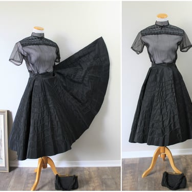 Amazing Vintage 50's VLV Pinup Girl Black Rayon Taffeta Swirled Piping Trim FULL Circle Skirt swing // US 2 // Waist 24 inches 