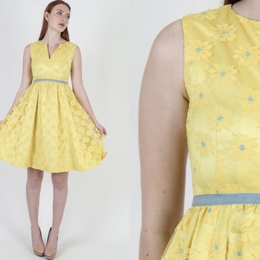 1960s Mod Bridal Party Mini Dress, 1960s All Over Yellow Daisy Floral Lace, Vintage 60s Full Skirt Short Frock 