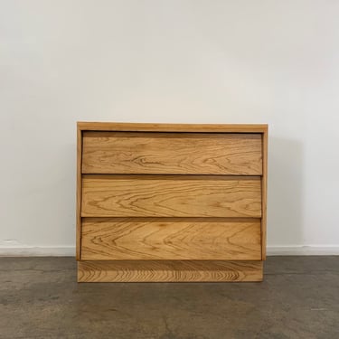 Solid oak louvered chest of drawers 