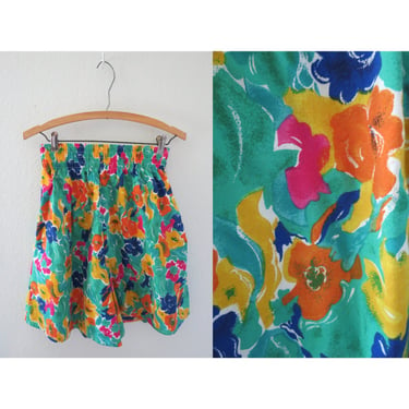 Vintage Floral Print High Waisted Shorts 80s Rainbow Flowers Elastic Waist Flowy Legs Summer Boho Hippie Size Medium 