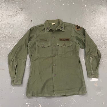 Medium Vintage 70s Men’s Vietnam Era OG-107 Cotton Button Up Long Sleeve Shirt Green Patches Army USMC Olive Green Fatigue Drab Military 