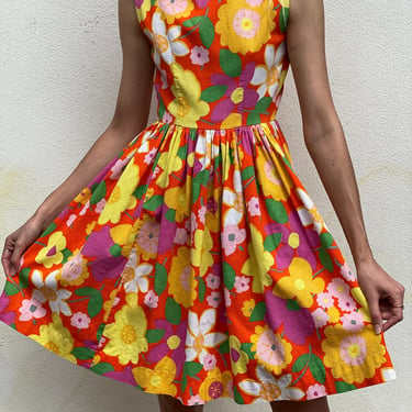 1960's Cotton Mini Dress / Floral Printed Summer Dress / Waffle Cotton / Mod Floral Dress / Full Skirt Dress / Barbie 