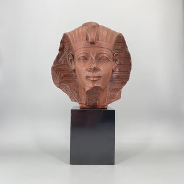 Vintage 1970s Ancient Egyptian Pharaoh Austin Productions Sculpture on Black Micarta Base from Louvre Art Museum 