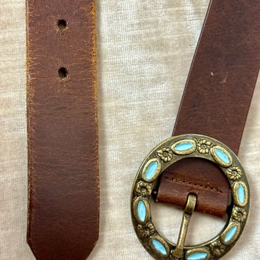 90’s brown leather belt~round turquoise detailed buckle~ boho trend~ thick semi wide women’s size Medium 28”-32” 