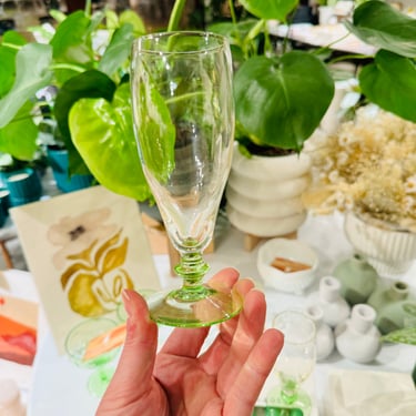 Vintage Champagne Glasses with Vaseline Stem