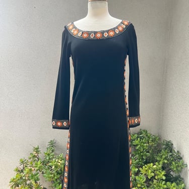 Vintage 70s mod knit dress black with floral trim Sz small. 