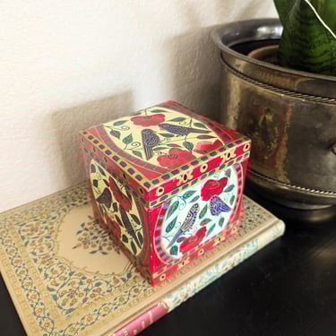 Handpainted Wooden Trinket Box Featuring Birds, Made in India 