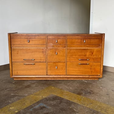 AVAILABLE to CUSTOMIZE**Vintage Kroehler Mid Century Dresser 