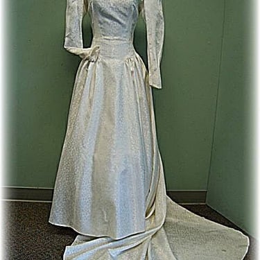 Vintage 40's White Brocade Wedding Gown With Heart Shaped Neckline 