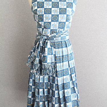 1960s - Silk - Shirtwaist Dress - With Sash - Metal Zipper - Estimated size S based on 26