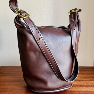 Vintage 1990s Coach 9085 Duffle Sac Large Hobo Bag Mahogany Brown Leather Clean 