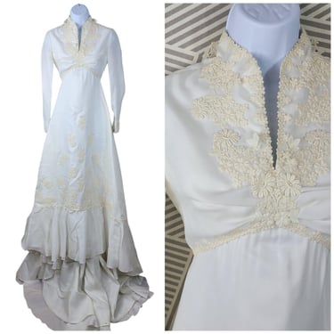 Vintage 60s 70s Wedding Gown Size XXS XS Ivory Train Lace Appliqué Simple White 