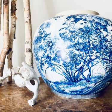 Blue + White Asian Jar | Ginger Jar | Melon Jar Vase Chinese Japanese Meiji Delph Ming | Grandmillenial Style | British Colonial 