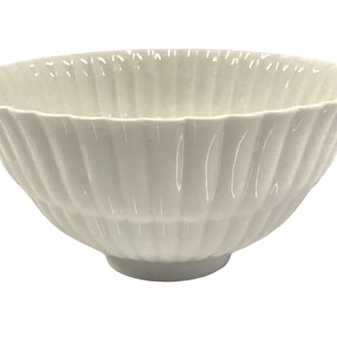 Scandinavian Modern Royal Copenhagen Blanc de Chine Scalloped Porcelain Bowl Hans Henrik Hanson 1939 Denmark