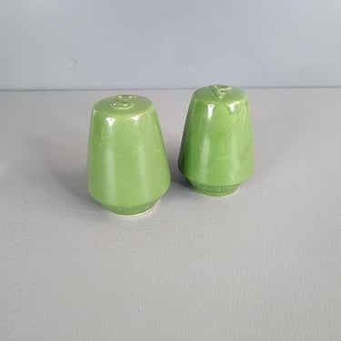 Retro Green Ceramic Salt and Pepper Shakers 