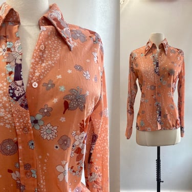 Vintage 70s Blouse / Psychedelic PHOTO Real Abstract Floral Illustrations / Dagger Collar + Clingy Rayon Crepe / Made in Korea 