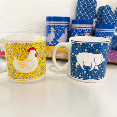 Vintage Ceramic Mugs Set of 2 Blue White Country Farmhouse Cups Mug Farm Animals Kitchen Kitsch 1980s 1990s 