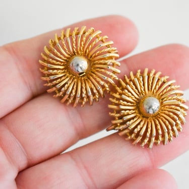1950s Lisner Gold Flower Clip Earrings 