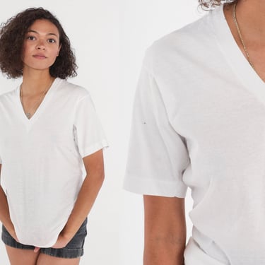 White T-Shirt 90s V Neck Tee Plain Solid Blank Shirt Short Sleeve TShirt Basic Minimalist Cotton Layering V-Neck Top Vintage 1990s Medium M 