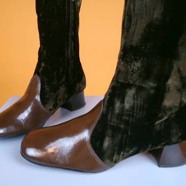 60s mod velvet boots. Crushed velvet vinyl moderate heel. GO GO winter fall fashion. Calf height booties. (Size 7.5 N) 