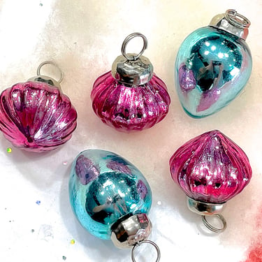 VINTAGE: 5pcs - Small Thick Mercury Glass Ornaments - Mid Weight Kugel Style Christmas Ornaments - Unique Find 