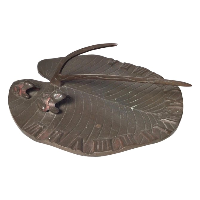 Bronze Frogs on Lily Pad Sun Dial