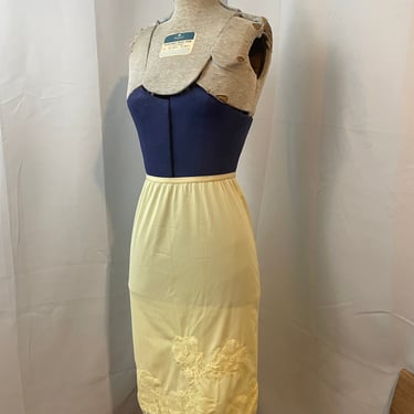 Vanity Fair 60s Vintage Skirt Slip Pinup Lingerie Yellow Floral Lace S 