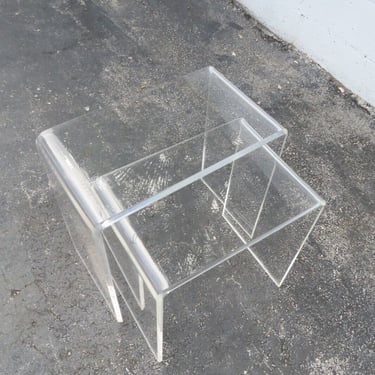 Mid Century Modern Lucite Set of 2 Nesting Side End Tables 3528