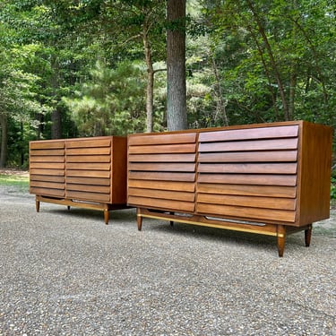 Mid Century American of Martinsville - Dania set of double dressers + mirror 
