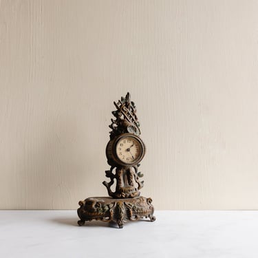 1930s French ormolu mantle clock