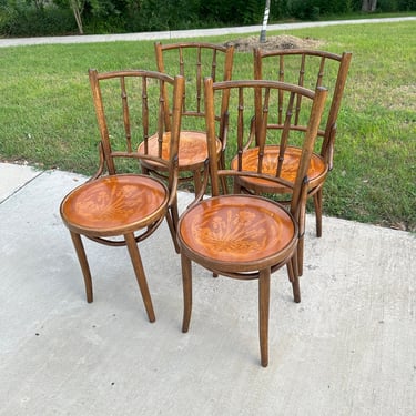 Vintage Mid Century Set of Four Romanian Bentwood Dining Chairs 