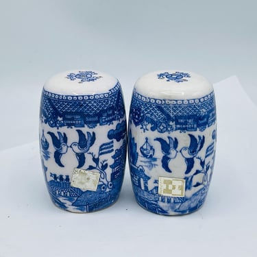 Vintage Blue Willow Blue and White Salt and Pepper Shakers- Holt Howard of Japan- Great condition 