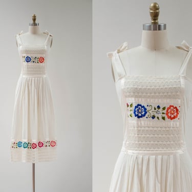 white cotton dress | 60s 70s vintage cream ivory Mexican folk floral embroidery crochet lace cute cottagecore sun dress 