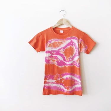 Vintage 60s 70s Tie Dye T Shirt XS S - Fruit of the Loom Orange Pink Acid Dye Ribbed Cotton Knit Shirt - Hippie Shirt 