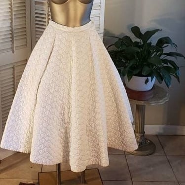 1960s White/Gold Cotton Quilted Circle Skirt wPocket   25"Waist 