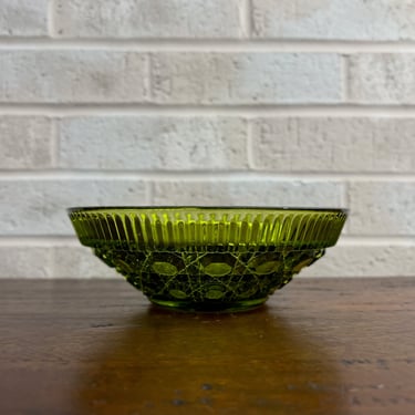 Vintage Avocado Green Pressed Indiana Glass Bowl Windsor Button Pattern 