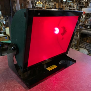 Kodak Utility Safelight for a darkroom